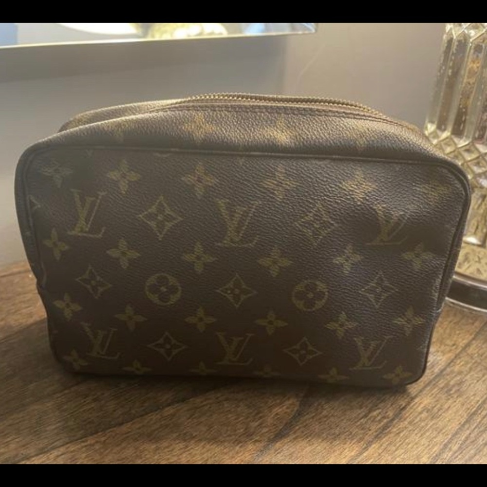 Trousse Toilette 23 Women's Pouch Monogram Clutch